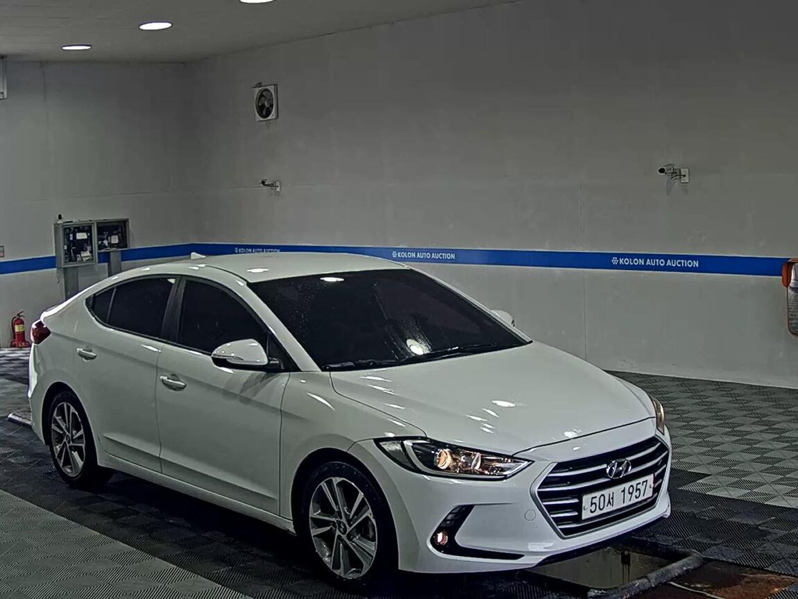 HYUNDAI AVANTE AD 1.6 GDi VALUE PLUS 2018 - zdjęcie 3