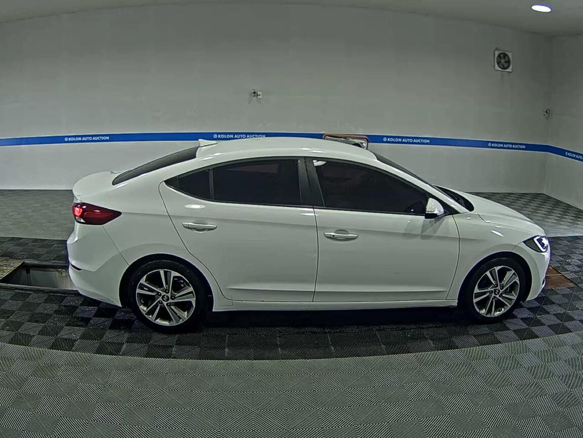 HYUNDAI AVANTE AD 1.6 GDi VALUE PLUS 2018 - zdjęcie 4