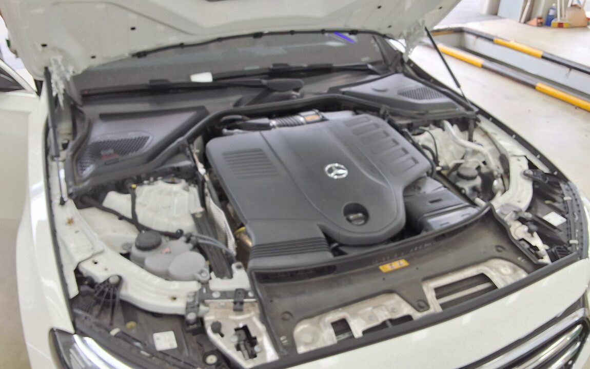 MERCEDES-BENZ E-CLASS (6TH GEN) E450 4MATIC 2025 - zdjęcie 21