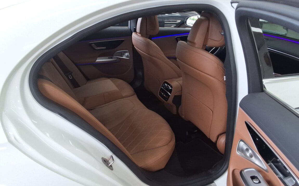 MERCEDES-BENZ E-CLASS (6TH GEN) E450 4MATIC 2025 - zdjęcie 13