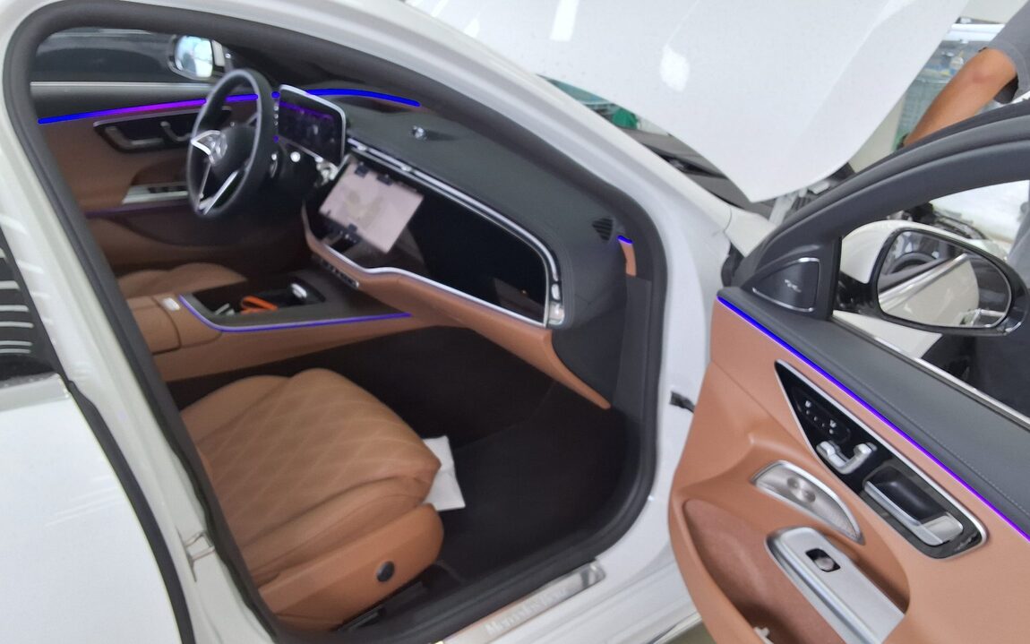 MERCEDES-BENZ E-CLASS (6TH GEN) E450 4MATIC 2025 - zdjęcie 14