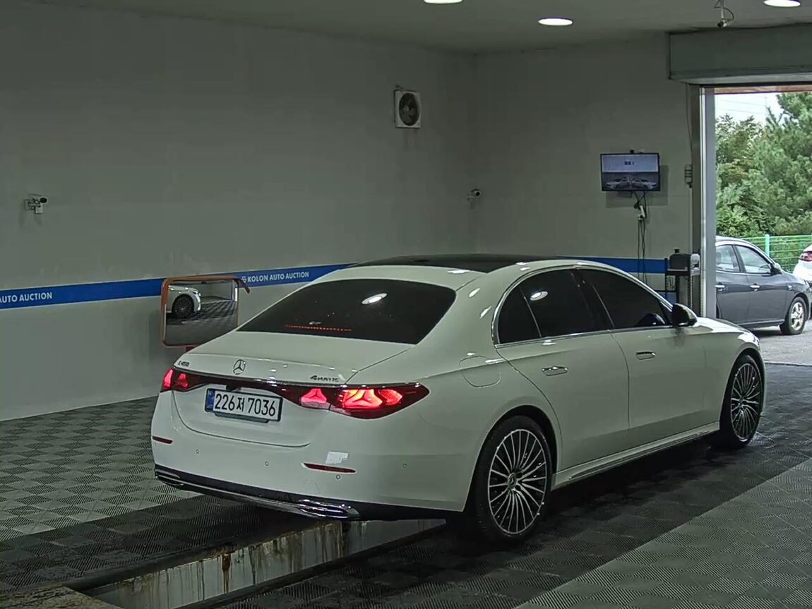 MERCEDES-BENZ E-CLASS (6TH GEN) E450 4MATIC 2025 - zdjęcie 5