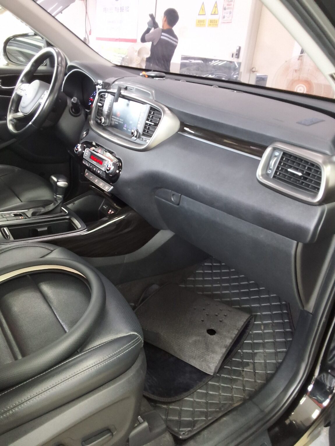 KIA THE NEW SORENTO DIESEL R2.2 2WD NOBLESSE 2018 - zdjęcie 14