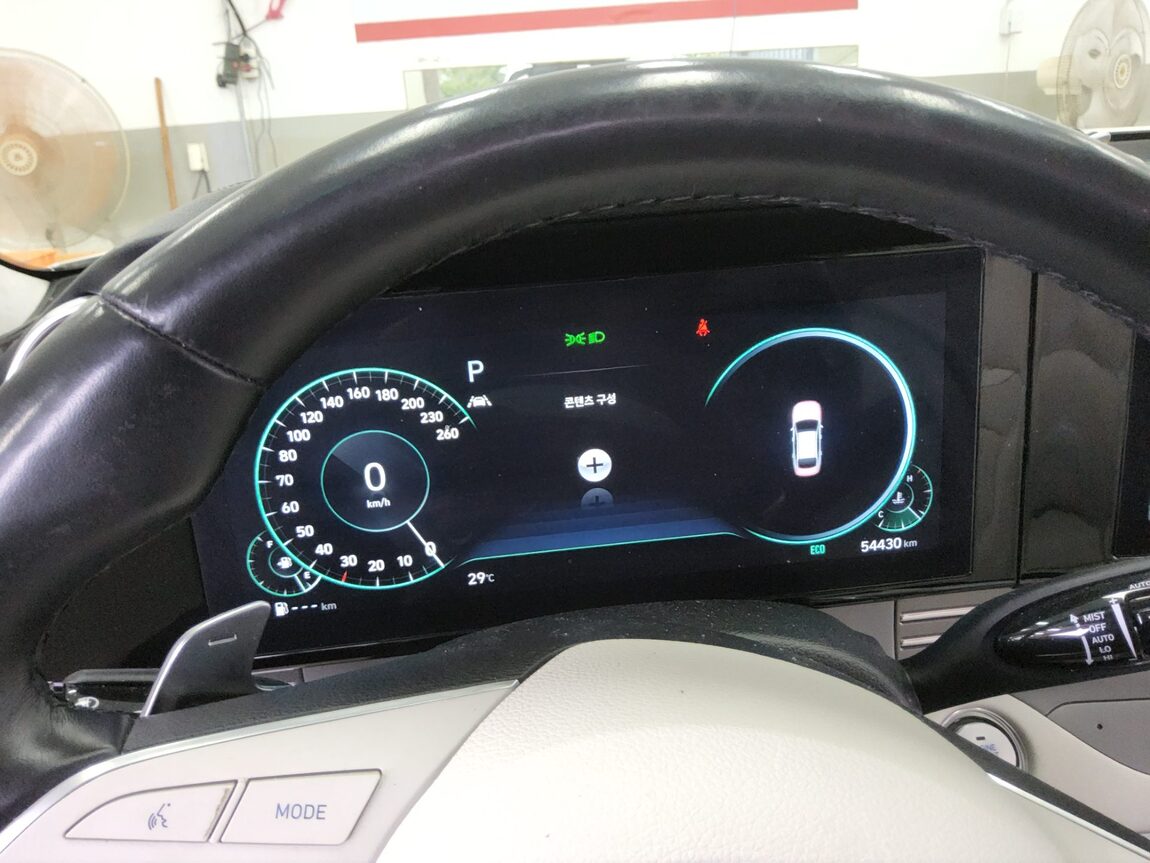 HYUNDAI THE NEW GRANDEUR IG GASOLINE 2.5 LE BLANC 2023 - zdjęcie 9