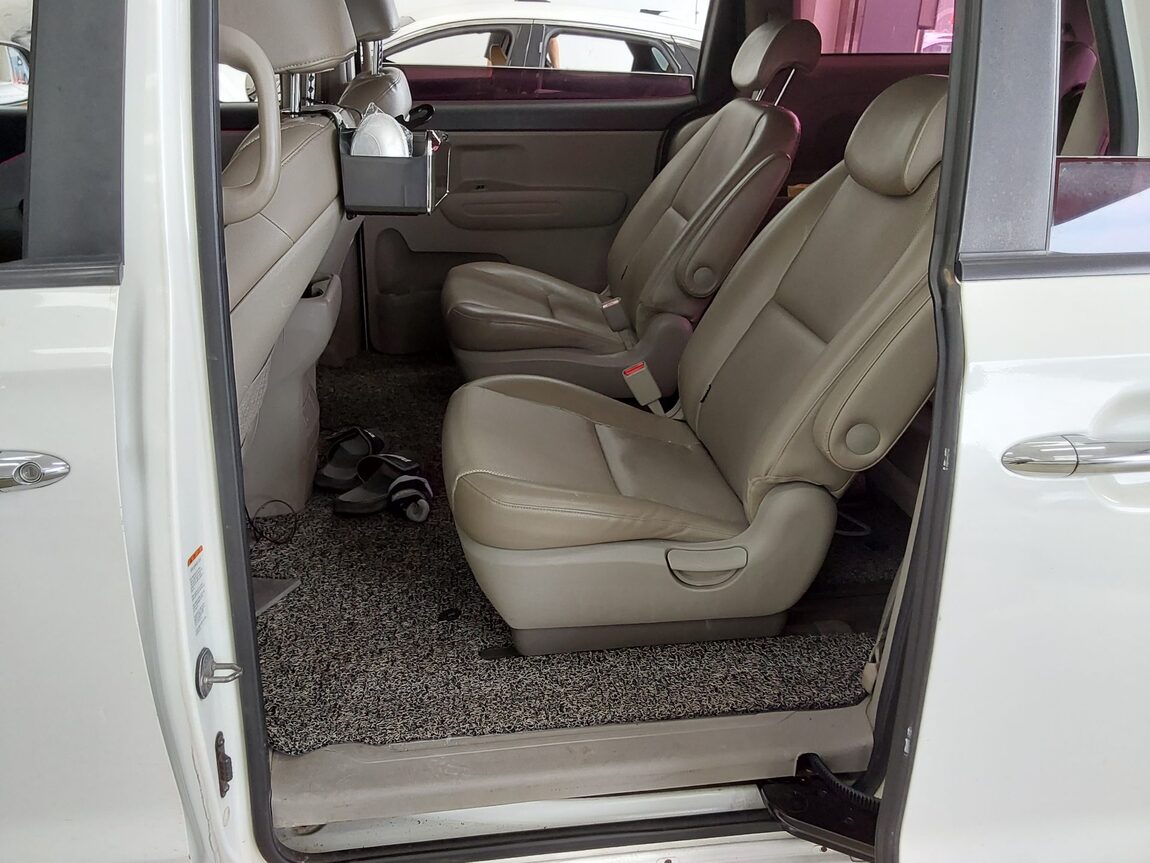 KIA ALL NEW CARNIVAL 9-SEATER DIESEL LUXURY 2015 - zdjęcie 12