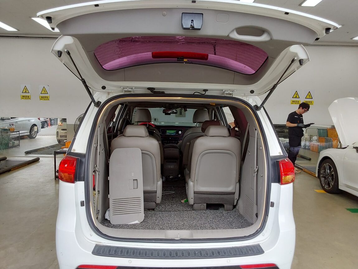 KIA ALL NEW CARNIVAL 9-SEATER DIESEL LUXURY 2015 - zdjęcie 15