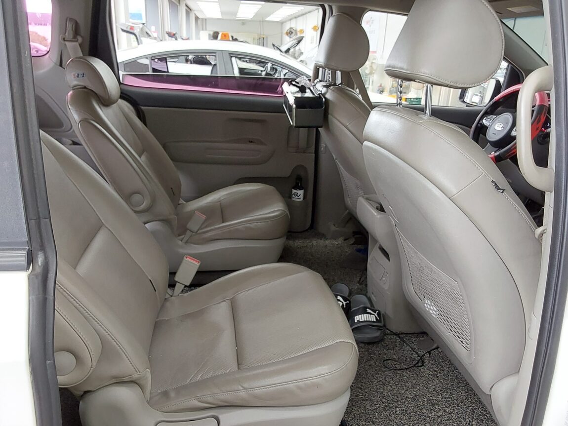 KIA ALL NEW CARNIVAL 9-SEATER DIESEL LUXURY 2015 - zdjęcie 13