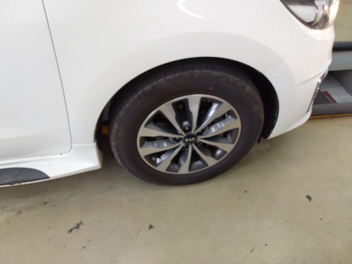 KIA ALL NEW CARNIVAL 9-SEATER DIESEL LUXURY 2015 - zdjęcie 24