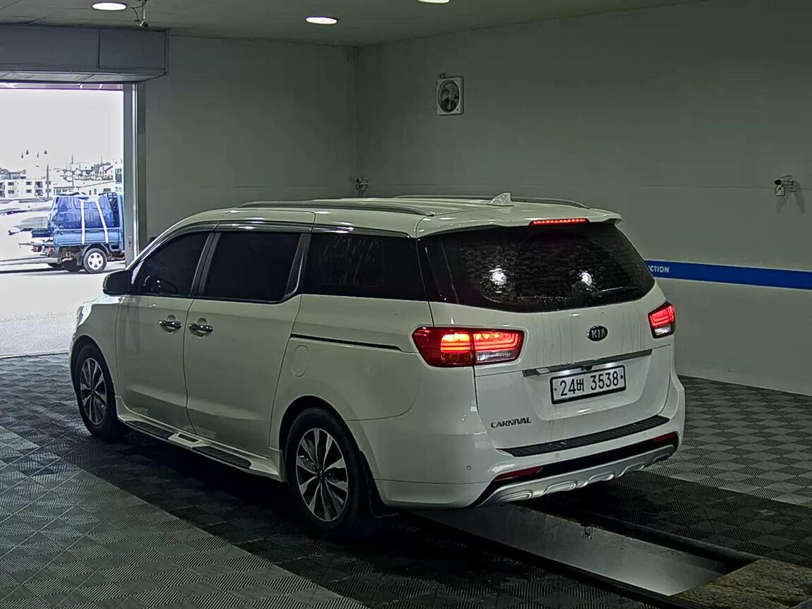 KIA ALL NEW CARNIVAL 9-SEATER DIESEL LUXURY 2015 - zdjęcie 6