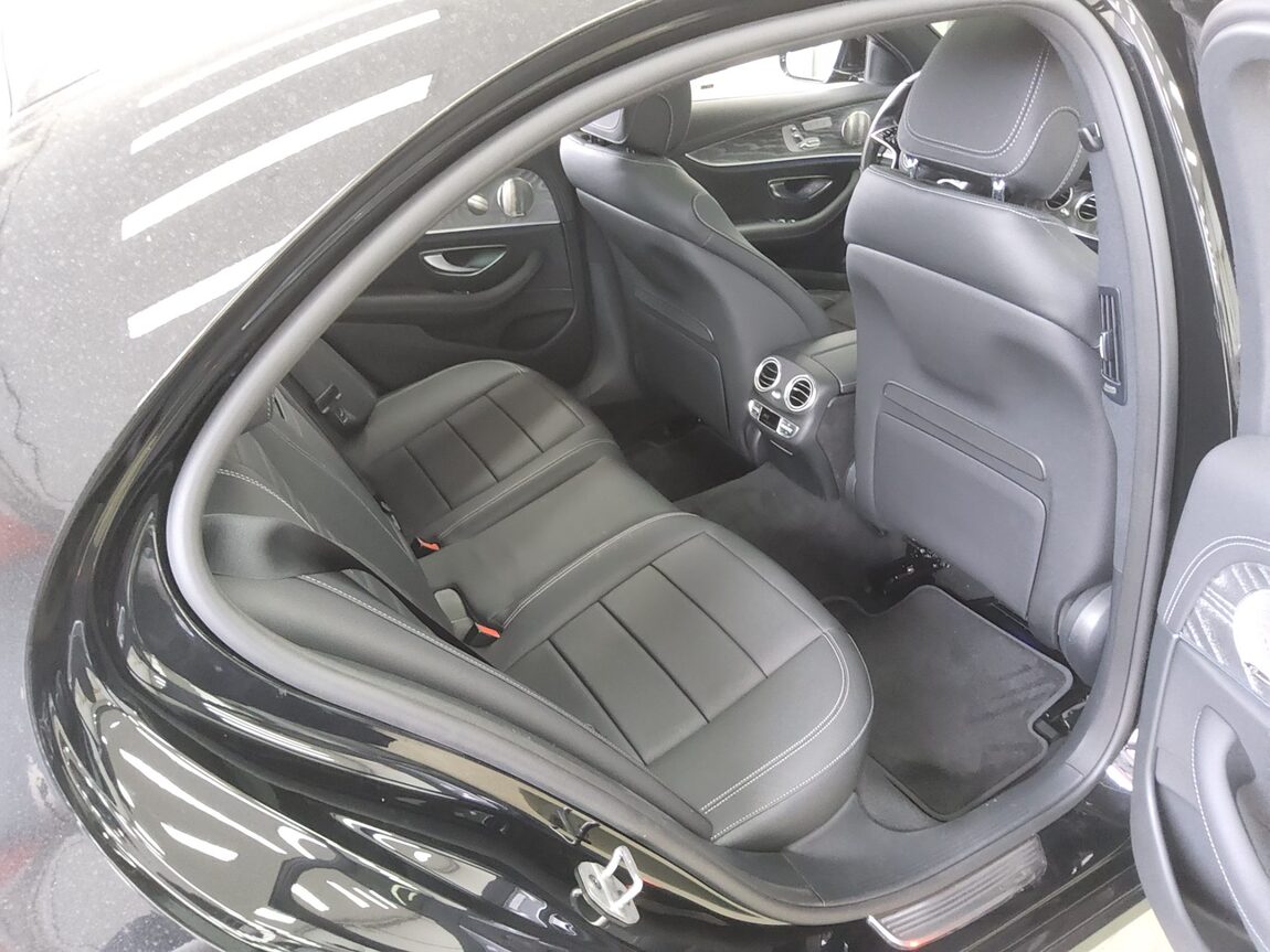 MERCEDES-BENZ E-CLASS (5TH GEN) E350 4MATIC AVANTGARDE 2022 - zdjęcie 13