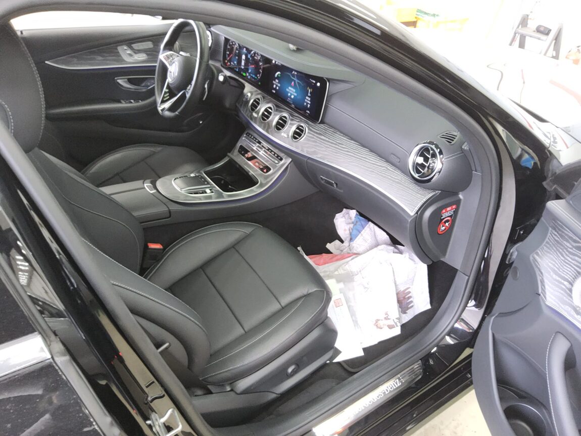 MERCEDES-BENZ E-CLASS (5TH GEN) E350 4MATIC AVANTGARDE 2022 - zdjęcie 14