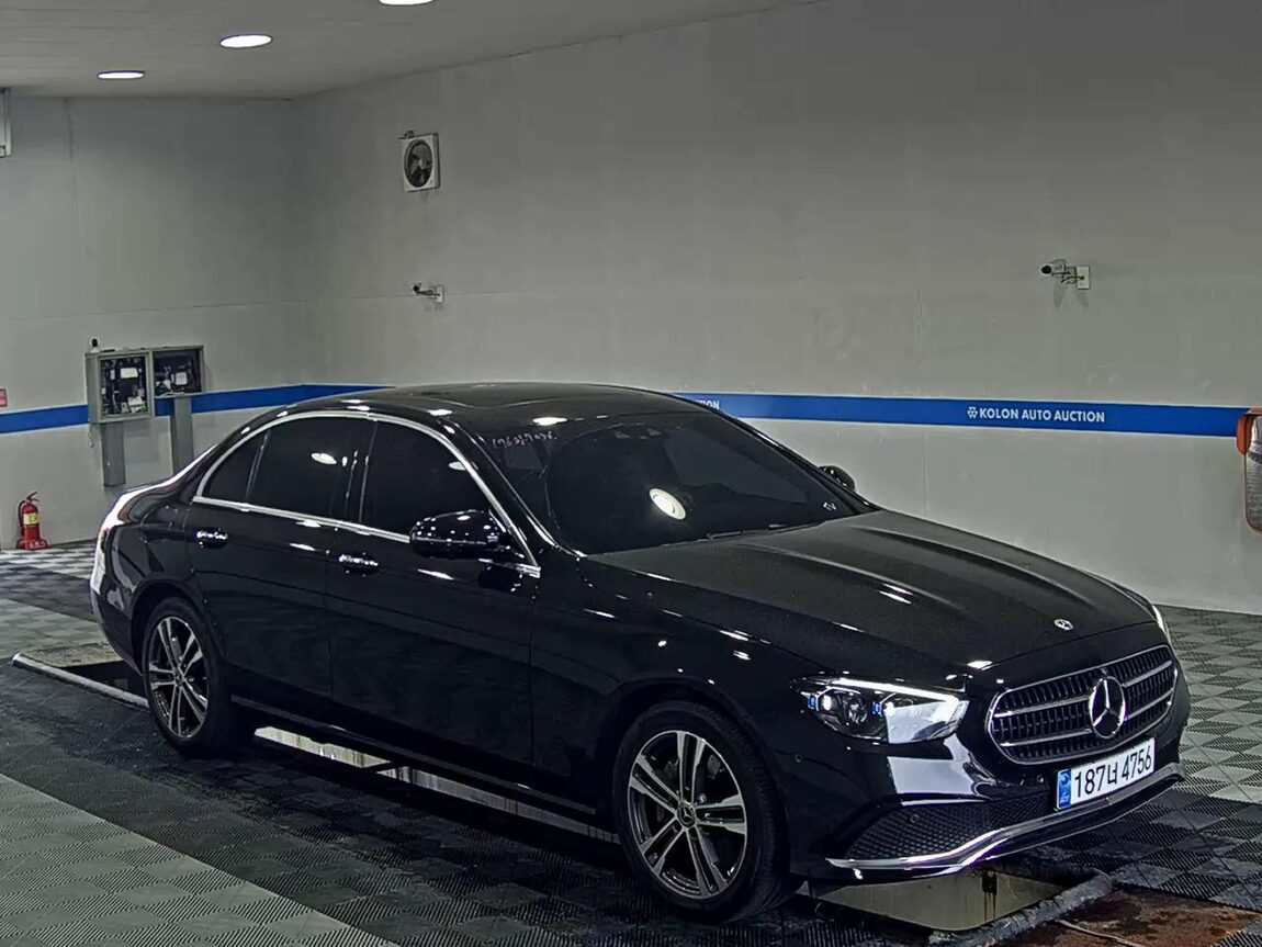 MERCEDES-BENZ E-CLASS (5TH GEN) E350 4MATIC AVANTGARDE 2022 - zdjęcie 3