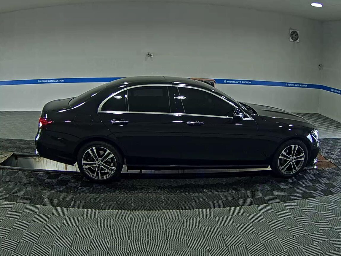 MERCEDES-BENZ E-CLASS (5TH GEN) E350 4MATIC AVANTGARDE 2022 - zdjęcie 4