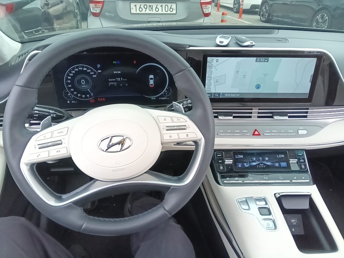 HYUNDAI THE NEW GRANDEUR IG GASOLINE 2.5 LE BLANC 2023 - zdjęcie 17