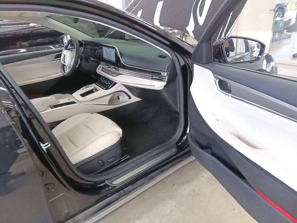HYUNDAI THE NEW GRANDEUR IG GASOLINE 2.5 LE BLANC 2023 - zdjęcie 14