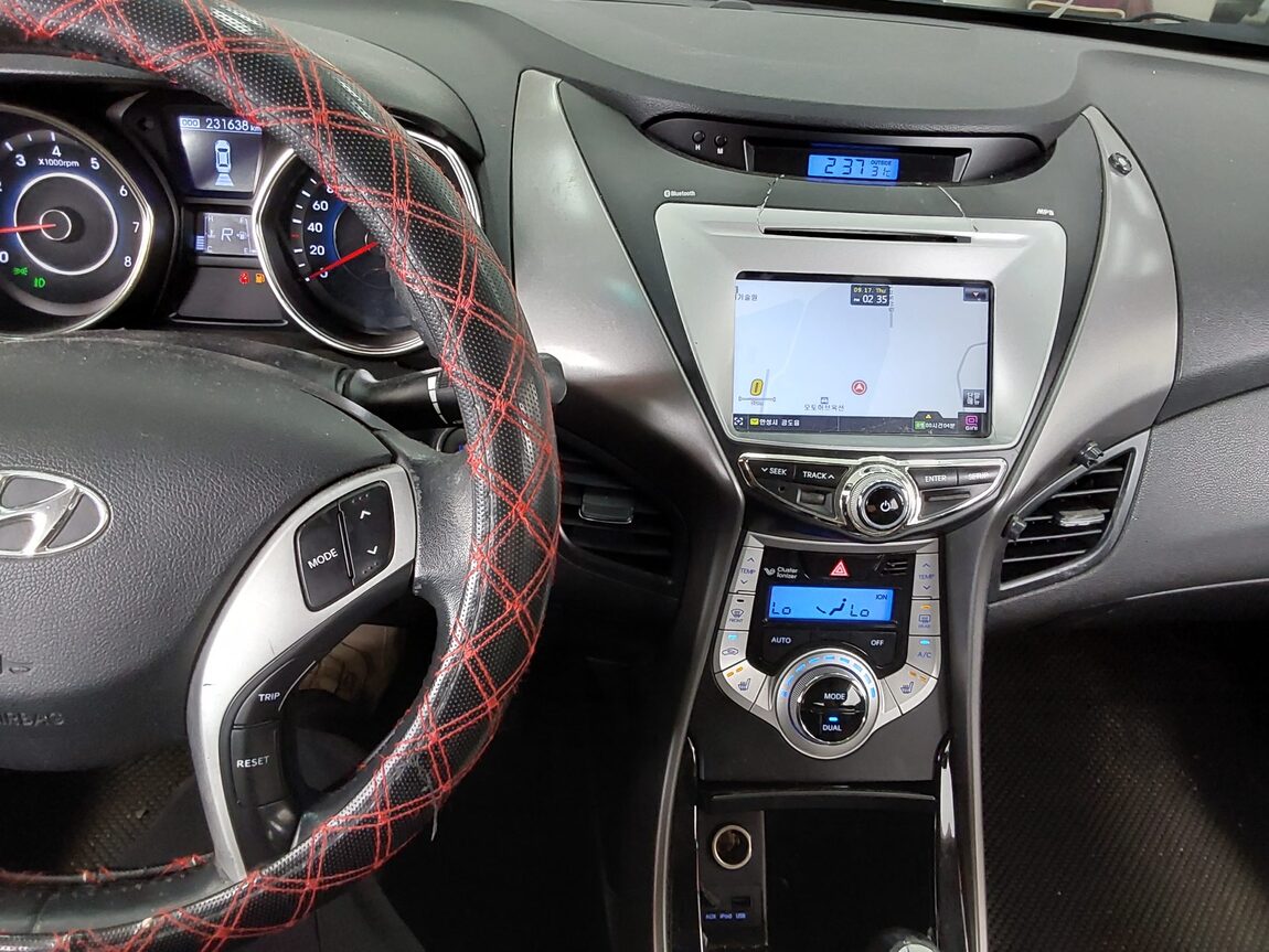 HYUNDAI AVANTE MD DISABLED VEHICLE LPi 2012 - zdjęcie 17
