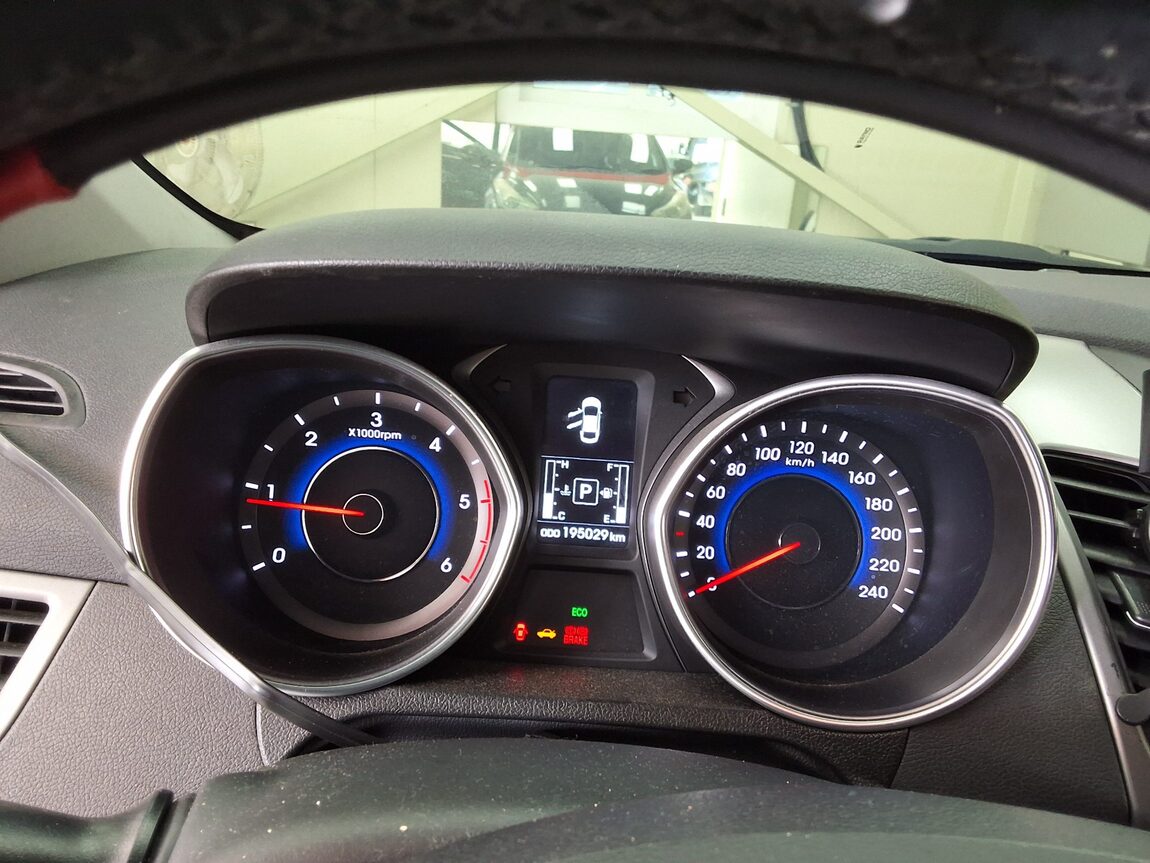 HYUNDAI THE NEW AVANTE MD 1.6 VGT PREMIUM 2015 - zdjęcie 10