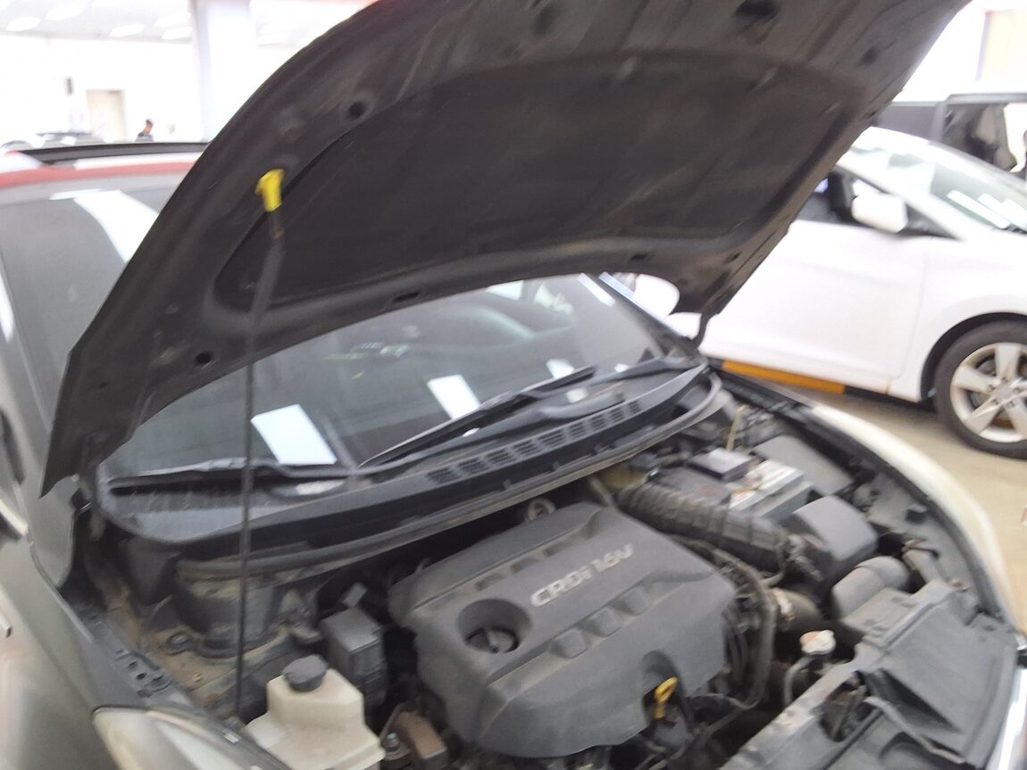HYUNDAI THE NEW AVANTE MD 1.6 VGT PREMIUM 2015 - zdjęcie 18