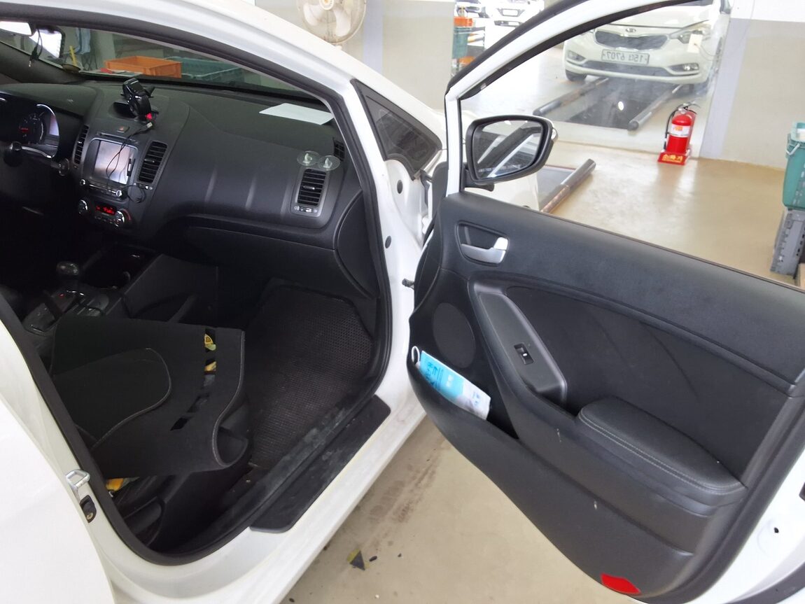 KIA K3 1.6 GDI TRENDY 2014 - zdjęcie 14