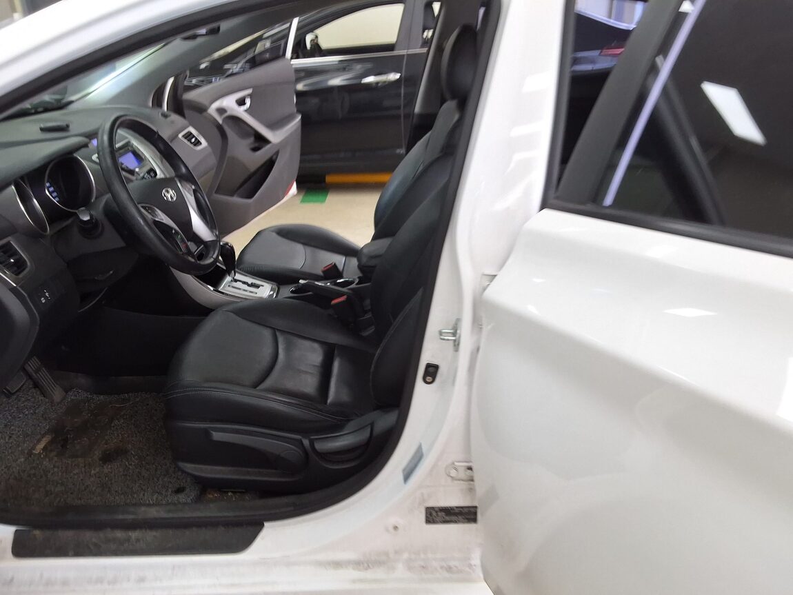 HYUNDAI AVANTE MD M16 GDi PREMIER 2012 - zdjęcie 11