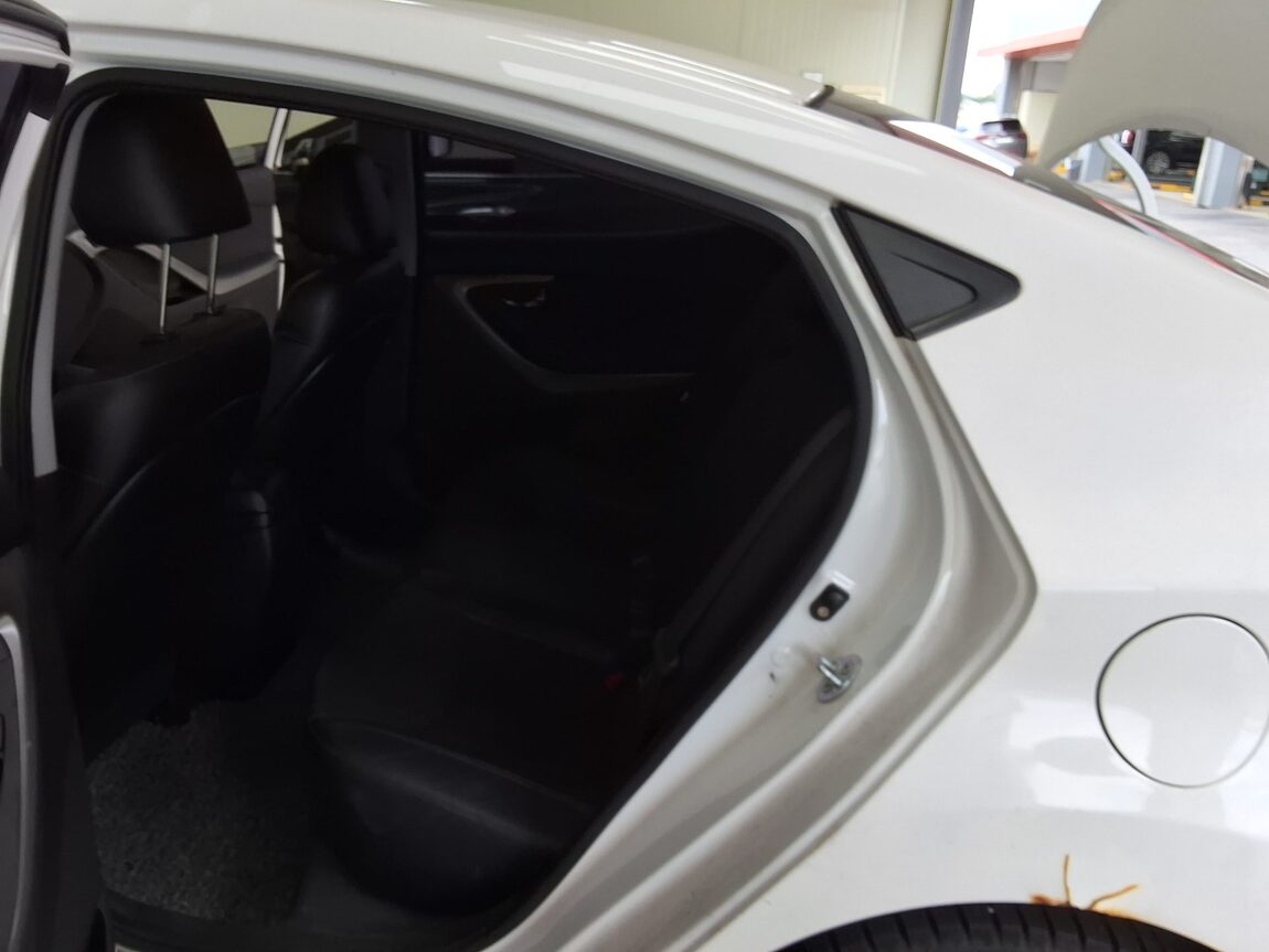 HYUNDAI AVANTE MD M16 GDi PREMIER 2012 - zdjęcie 13