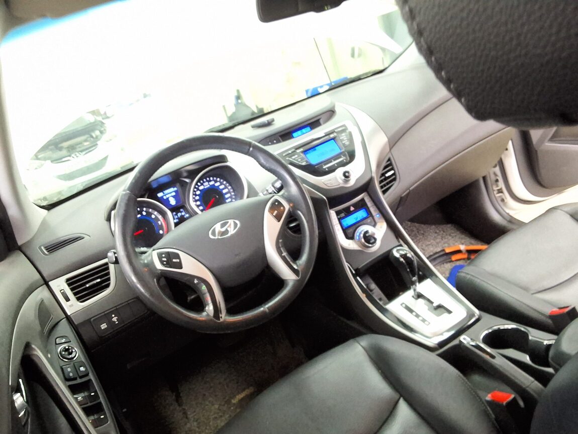 HYUNDAI AVANTE MD M16 GDi PREMIER 2012 - zdjęcie 12