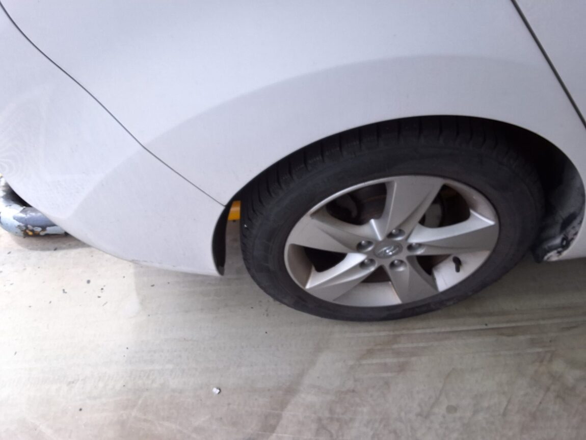 HYUNDAI AVANTE MD M16 GDi PREMIER 2012 - zdjęcie 22
