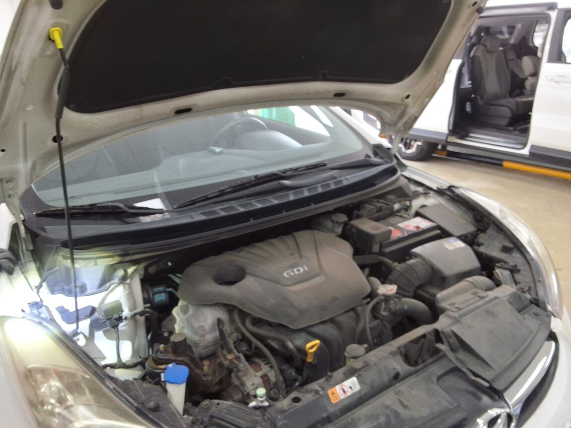 HYUNDAI AVANTE MD M16 GDi PREMIER 2012 - zdjęcie 18
