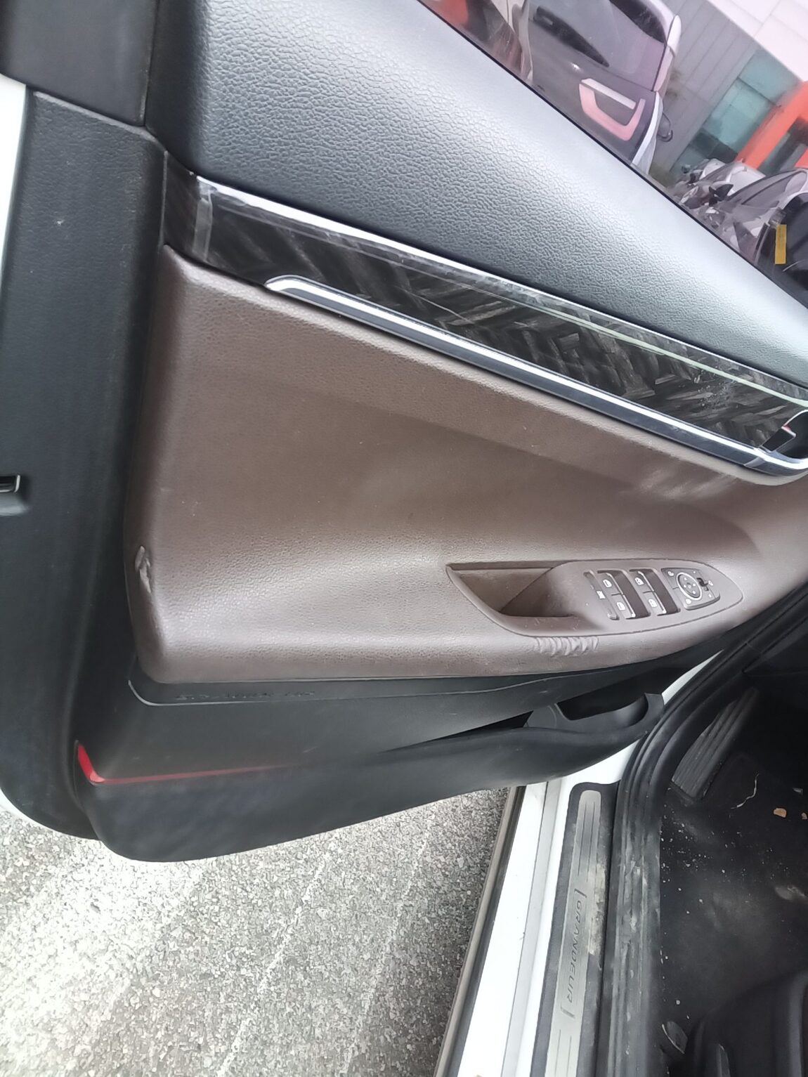 HYUNDAI GRANDEUR IG 2.4 GDi PREMIUM 2018 - zdjęcie 28