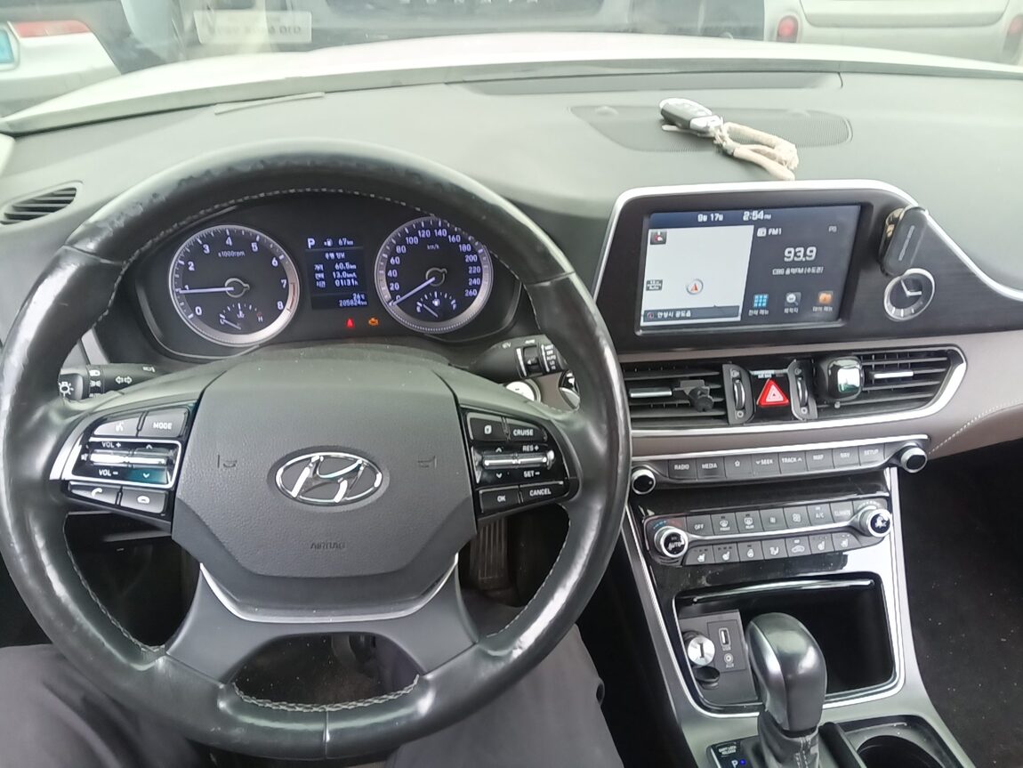 HYUNDAI GRANDEUR IG 2.4 GDi PREMIUM 2018 - zdjęcie 17