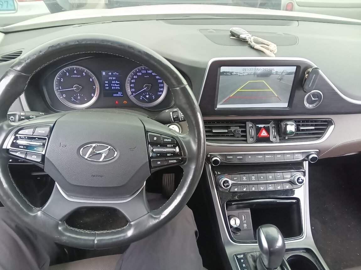HYUNDAI GRANDEUR IG 2.4 GDi PREMIUM 2018 - zdjęcie 11