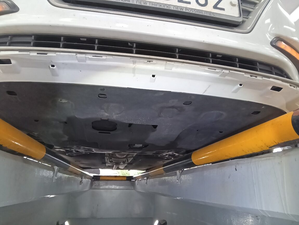 HYUNDAI GRANDEUR IG 2.4 GDi PREMIUM 2018 - zdjęcie 21