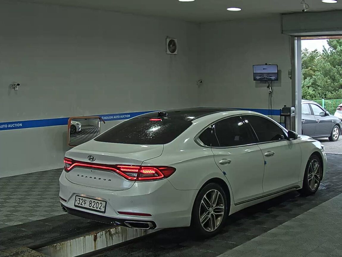 HYUNDAI GRANDEUR IG 2.4 GDi PREMIUM 2018 - zdjęcie 5