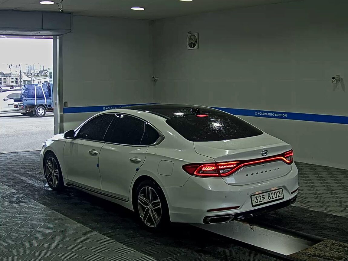 HYUNDAI GRANDEUR IG 2.4 GDi PREMIUM 2018 - zdjęcie 6