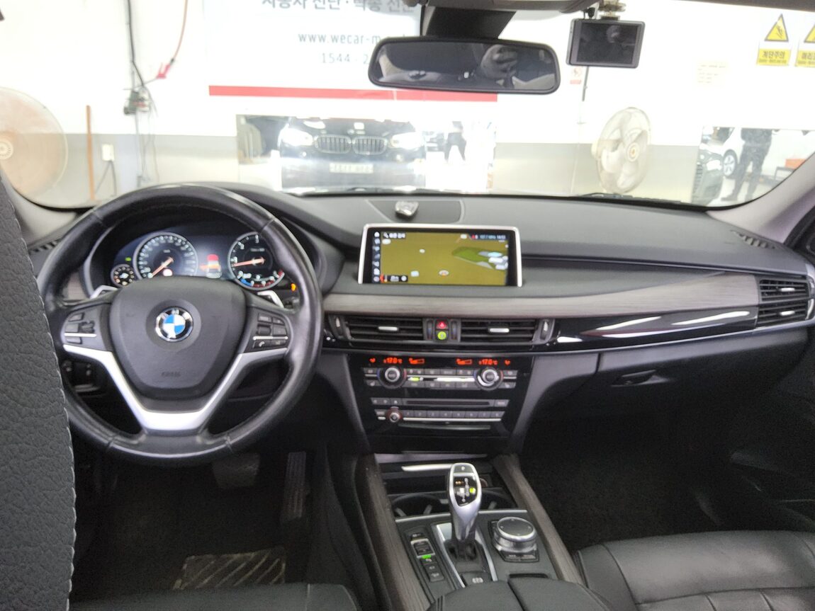BMW X5 (3RD GEN) 30d xDRIVE 2018 - zdjęcie 11