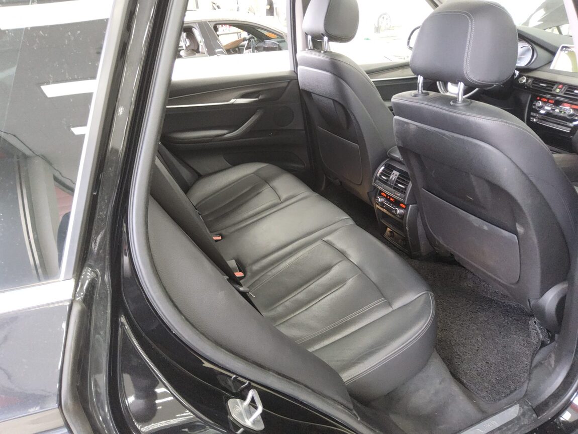 BMW X5 (3RD GEN) 30d xDRIVE 2018 - zdjęcie 13
