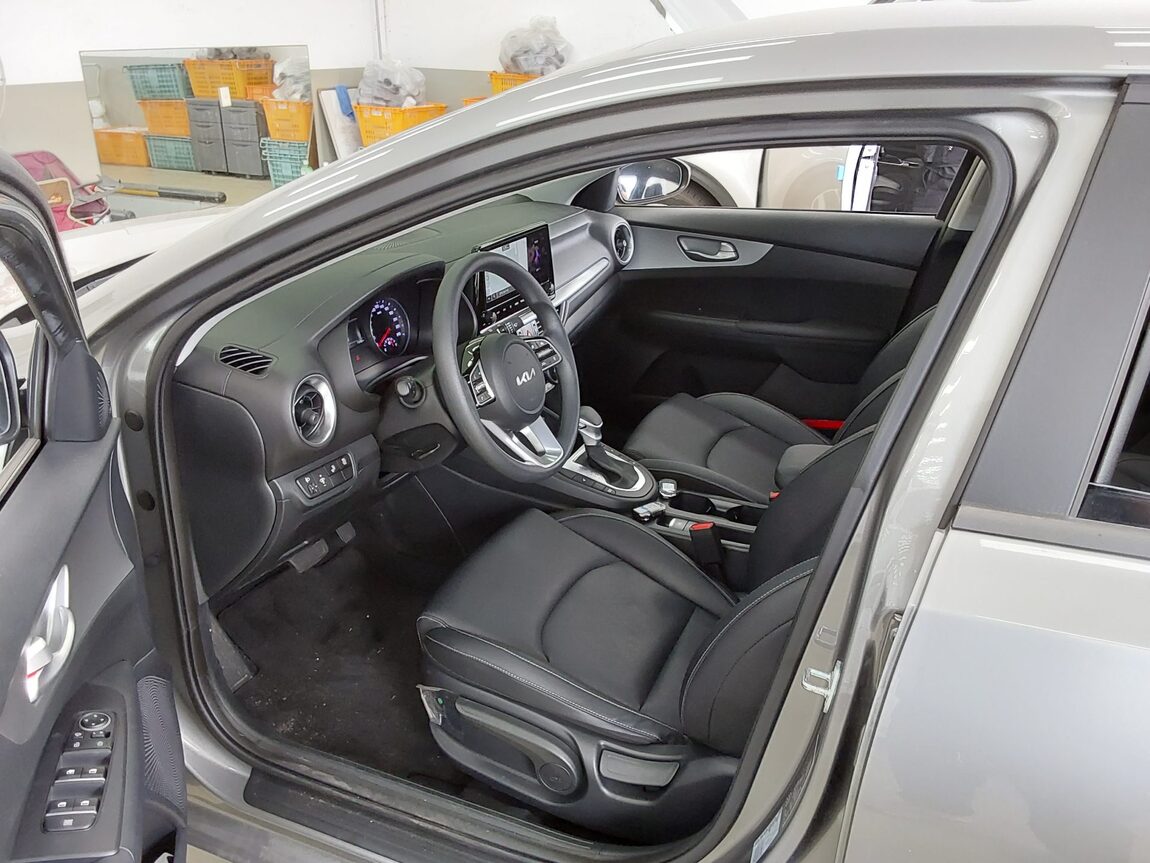 KIA THE NEW K3 1.6 GASOLINE TRENDY 2024 - zdjęcie 10