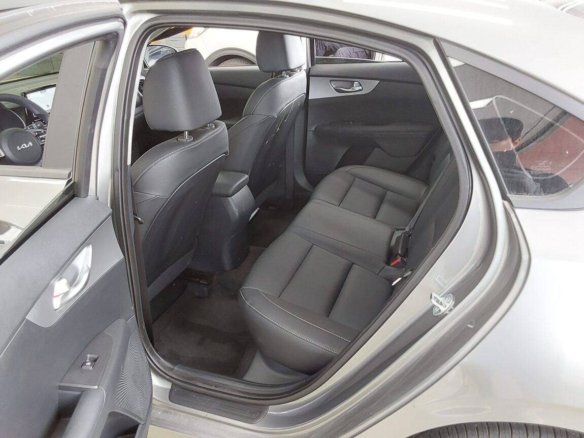 KIA THE NEW K3 1.6 GASOLINE TRENDY 2024 - zdjęcie 12