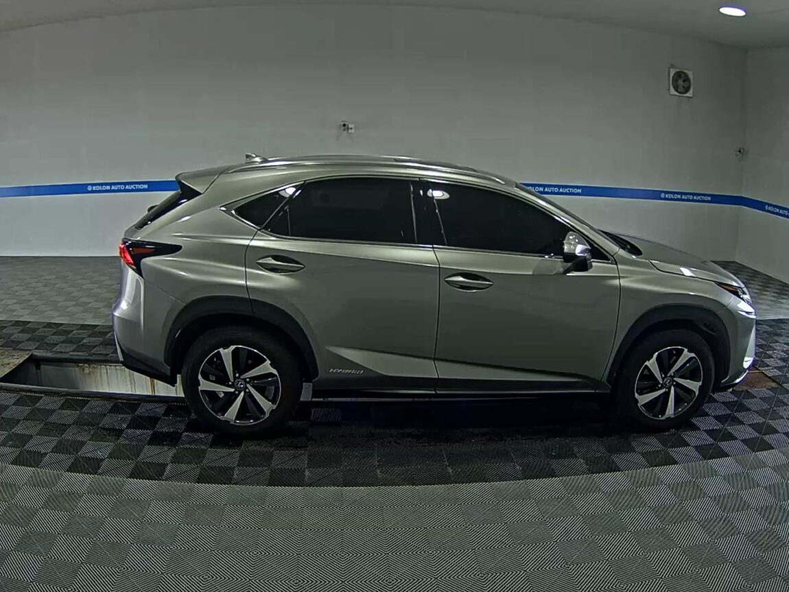 LEXUS NX 300h 2019 - zdjęcie 4