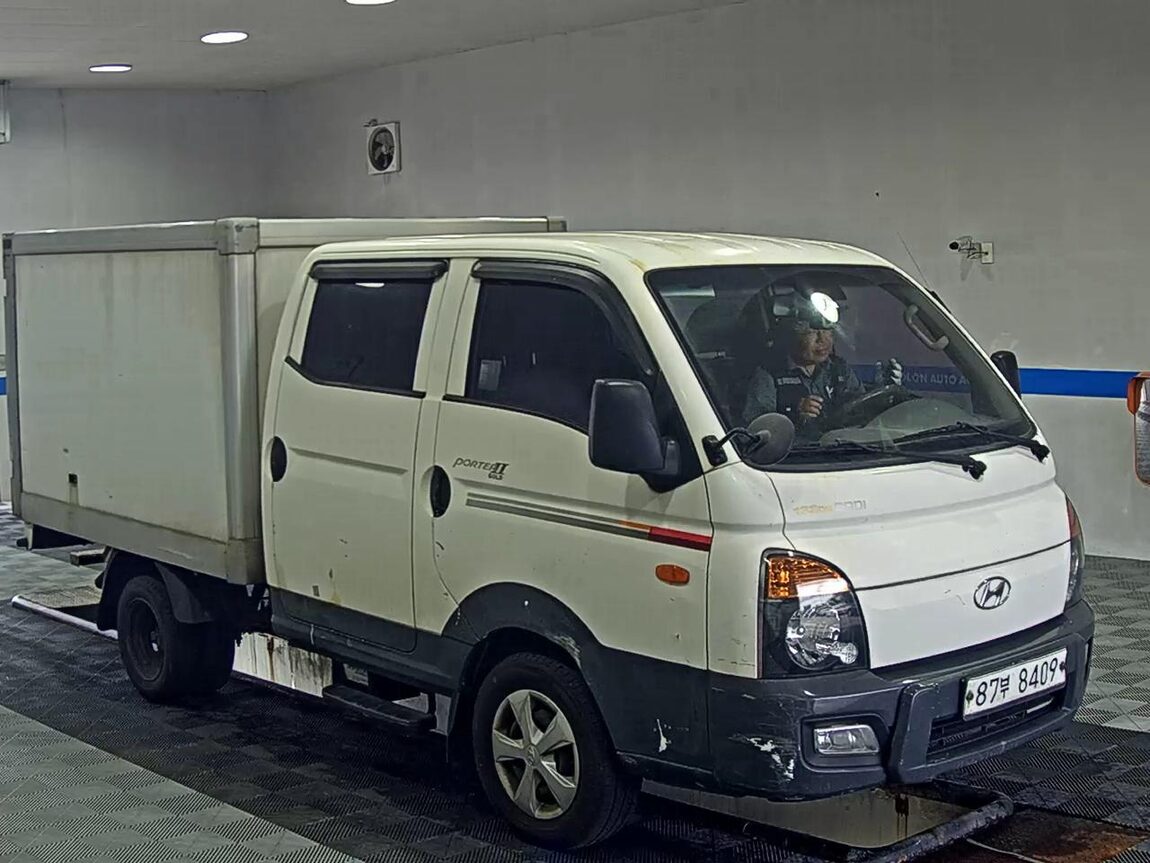 HYUNDAI PORTER II CRDi DOUBLE CAB EXTRA LONG WHEELBASE GOLD 2016 - zdjęcie 3