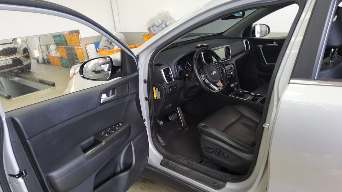 KIA SPORTAGE THE BOLD R2.0 DIESEL 2WD PRESTIGE 2019 - zdjęcie 10
