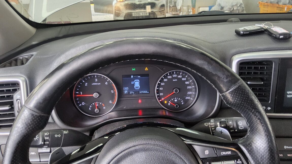 KIA SPORTAGE THE BOLD R2.0 DIESEL 2WD PRESTIGE 2019 - zdjęcie 9