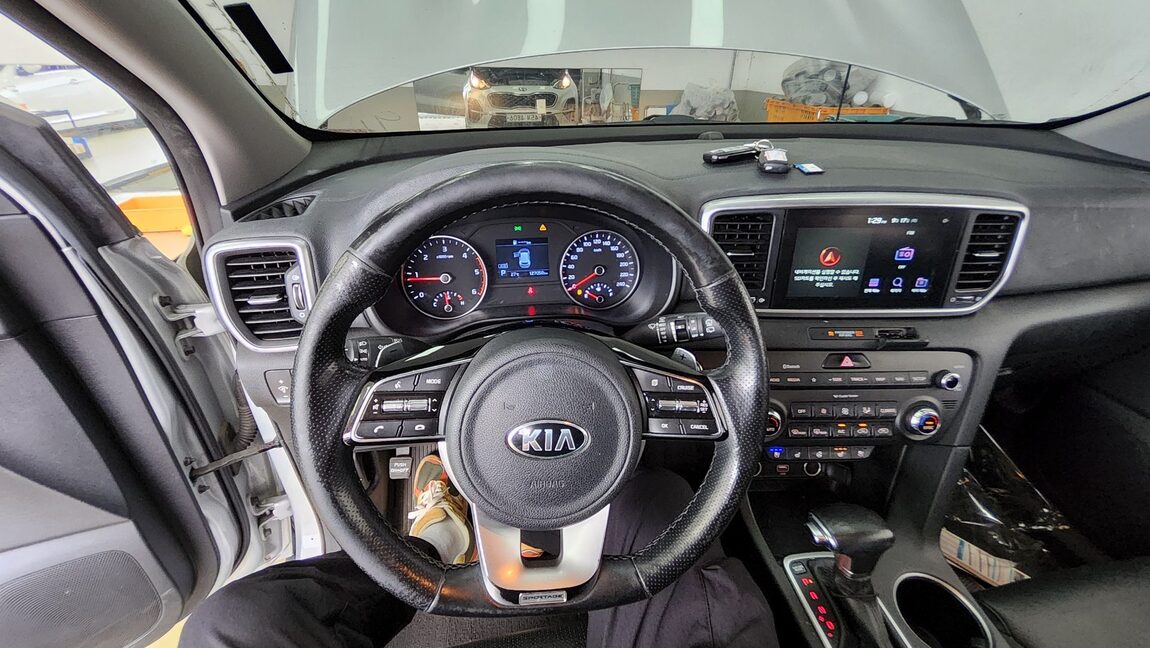 KIA SPORTAGE THE BOLD R2.0 DIESEL 2WD PRESTIGE 2019 - zdjęcie 19