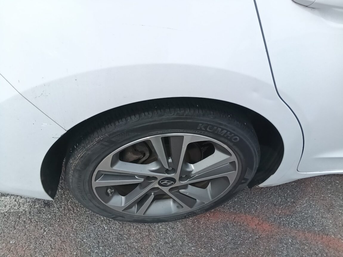 HYUNDAI AVANTE AD 1.6 GDi VALUE PLUS 2018 - zdjęcie 28