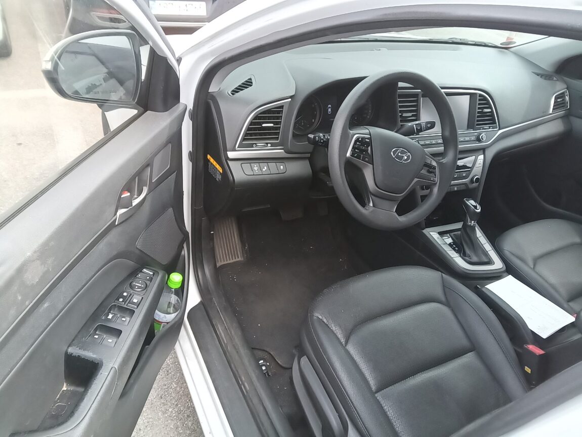 HYUNDAI AVANTE AD 1.6 GDi VALUE PLUS 2018 - zdjęcie 10