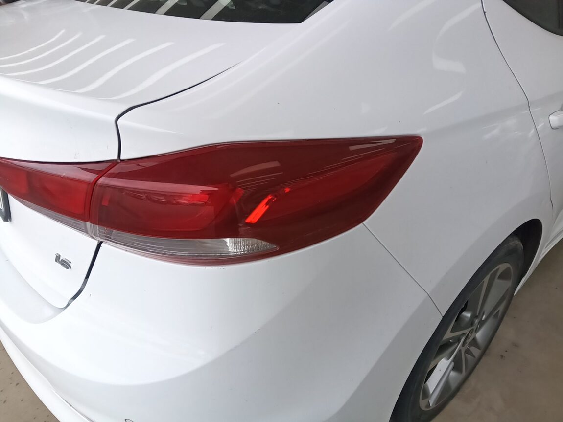 HYUNDAI AVANTE AD 1.6 GDi VALUE PLUS 2018 - zdjęcie 31