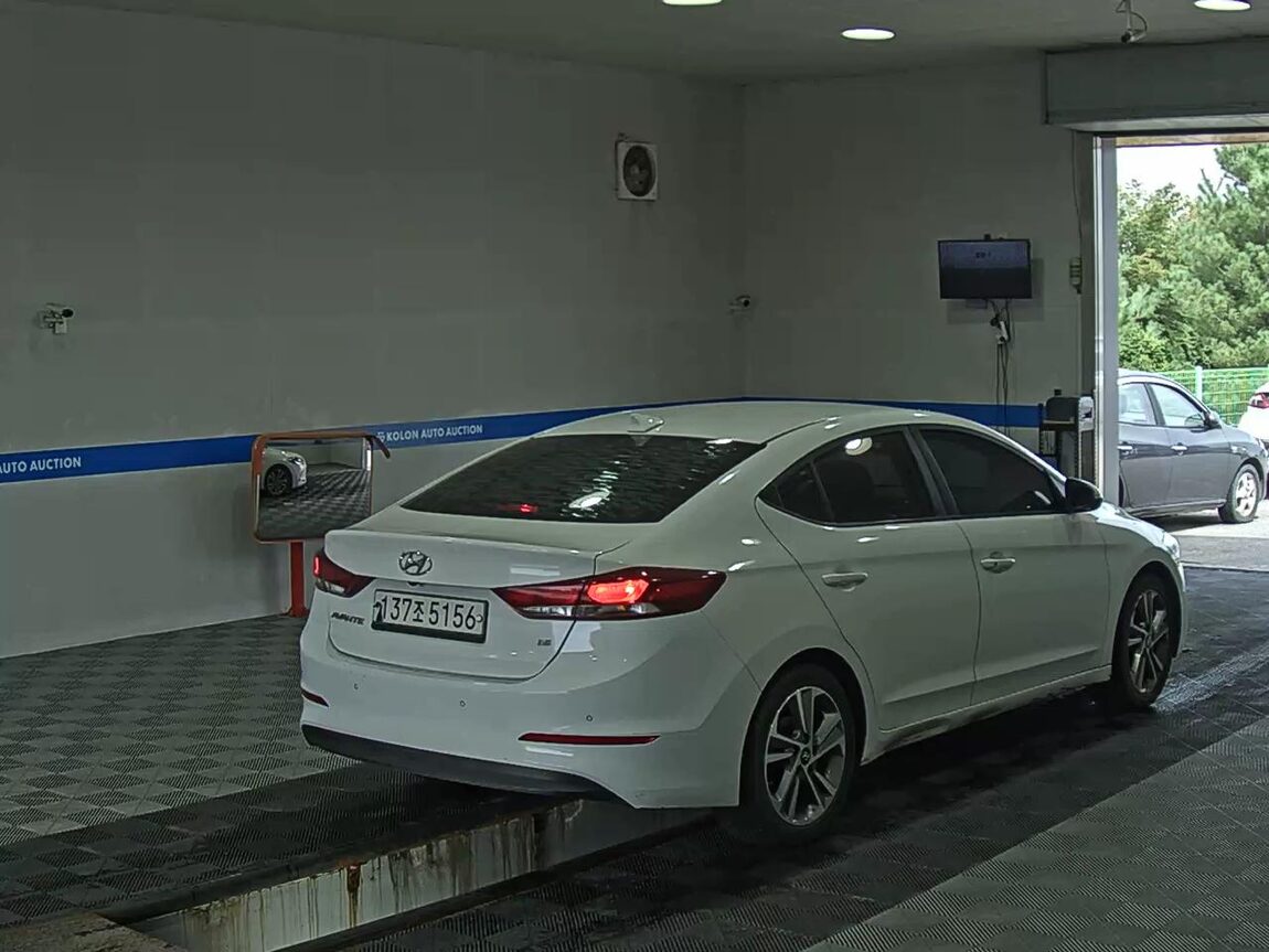 HYUNDAI AVANTE AD 1.6 GDi VALUE PLUS 2018 - zdjęcie 5