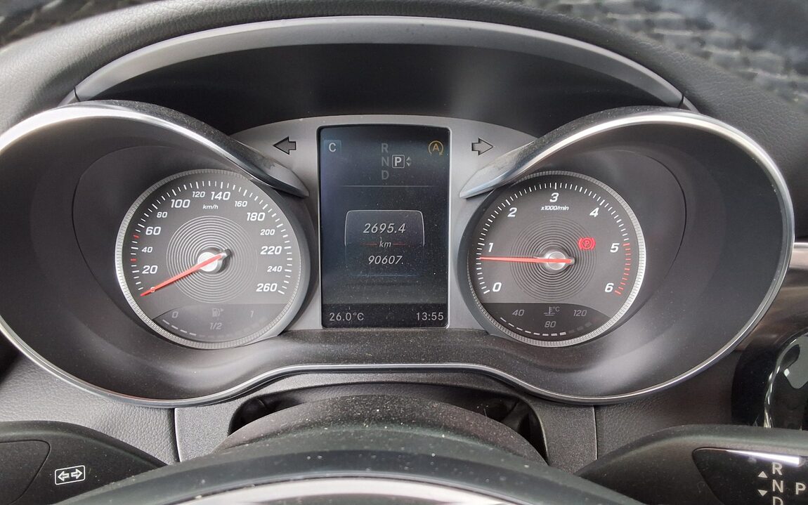 MERCEDES-BENZ C-CLASS (4TH GEN) C220 CDI BLUETEC AVANTGARDE 2015 - zdjęcie 9