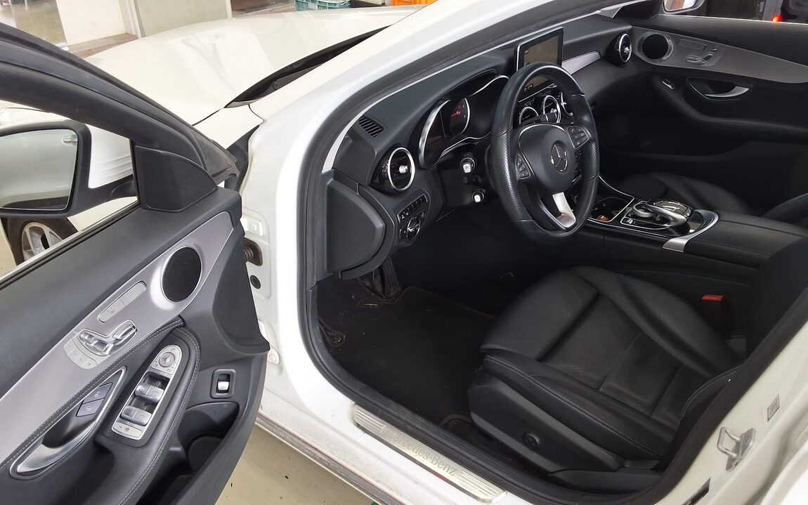 MERCEDES-BENZ C-CLASS (4TH GEN) C220 CDI BLUETEC AVANTGARDE 2015 - zdjęcie 10
