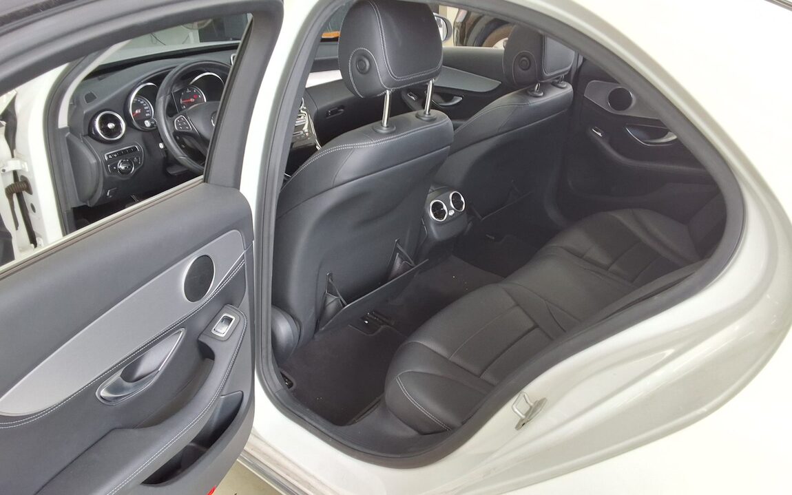 MERCEDES-BENZ C-CLASS (4TH GEN) C220 CDI BLUETEC AVANTGARDE 2015 - zdjęcie 12